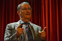 Portrait of Serge Haroche