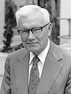 Portrait of Paul Flory