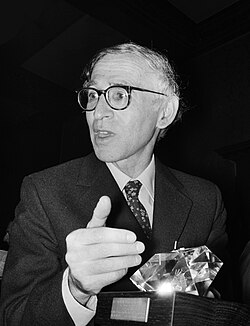 Portrait of Aaron Klug