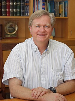 Portrait of Brian Schmidt